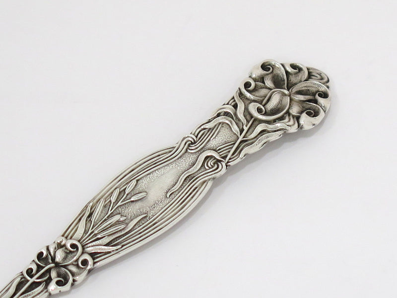 8 5/8" Sterling Silver Simpson, Hall, Miller & Co Antique Lily Motif Olive Spoon