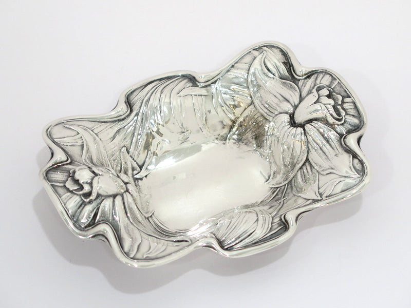 Pair of 5 3/8 in - Sterling Silver Gorham Antique Daffodil Candy Nut Dishes