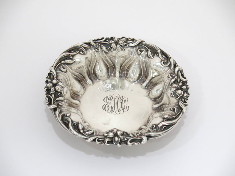 6 in Sterling Silver Meriden Britannia Antique Lily Flower Round Candy Nut Dish