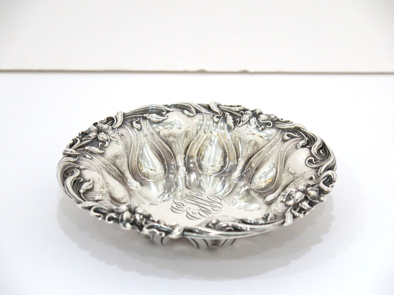 6 in Sterling Silver Meriden Britannia Antique Lily Flower Round Candy Nut Dish